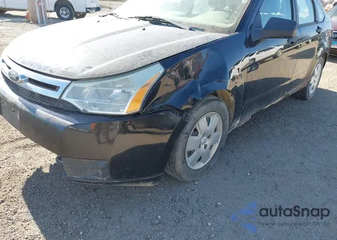 2011 Ford Focus S z USA, uszkodzony, nr VIN 1FAHP3EN2BW175876